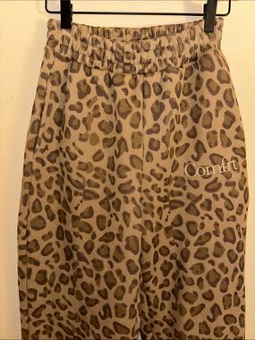 Comfrt Minimalist Straight Leg Sweatpants In Brown Leopard